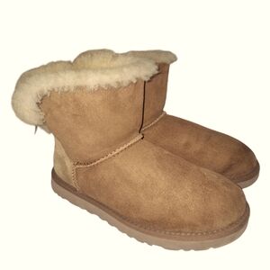 UGG Women's Mini Bailey Bow Boot Chestnut Womens Sz 8 USA